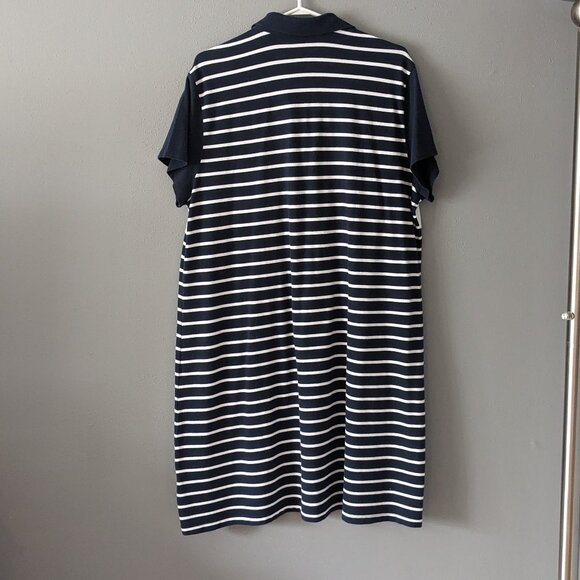 T-shirt dress - Picture 2 of 3